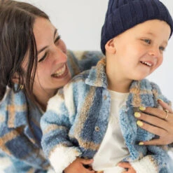 Surchemise Bleue à Carreaux, Bébé 11 Surchemise Bleue à Carreaux, Bébé -Souris Mini Boutique 0818postfb surchemise famille 1 1c124054 b9e5 4d8f 920f 20f50f93b3da