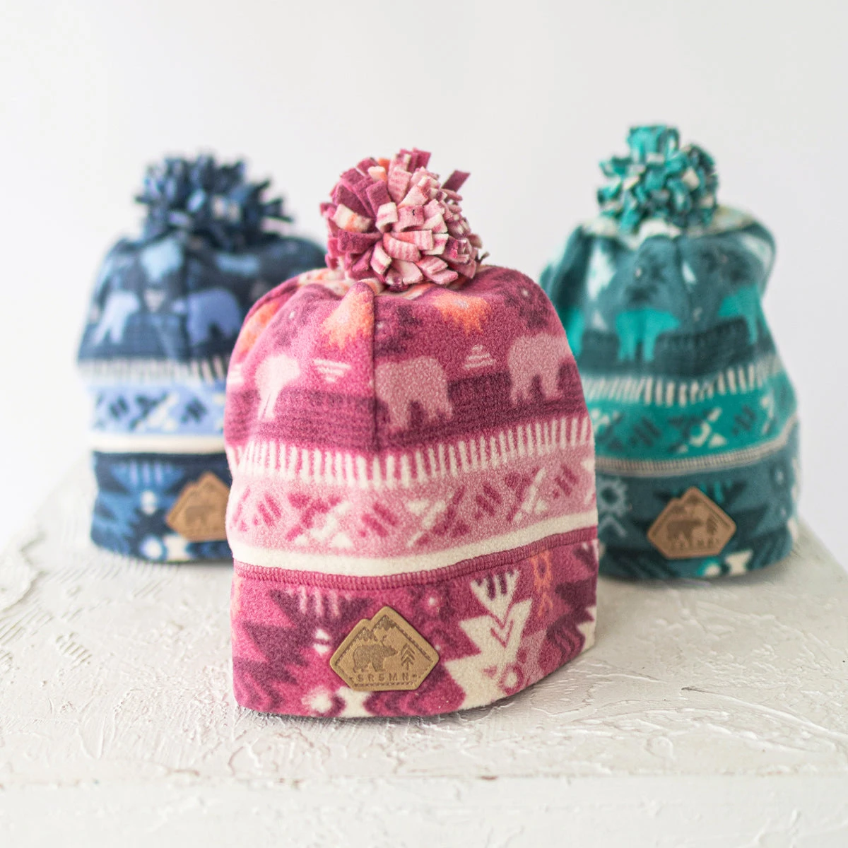 Tuque Rose En Polar Avec Motifs, Enfant 2 Tuque Rose En Polar Avec Motifs, Enfant – Image 2