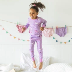 Pyjama Deux Pièces Mauve à Motifs De Licornes, Enfant -Souris Mini Boutique 14 pyj 4ccae883 1701 41e2 a38a bcb0e5efb8e6