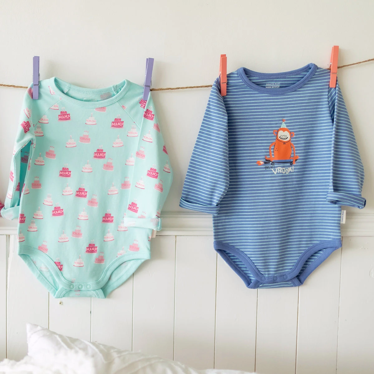 Cache-couche Turquoise à Motifs De Gâteaux, Bébé 3 Cache-couche Turquoise à Motifs De Gâteaux, Bébé – Image 3