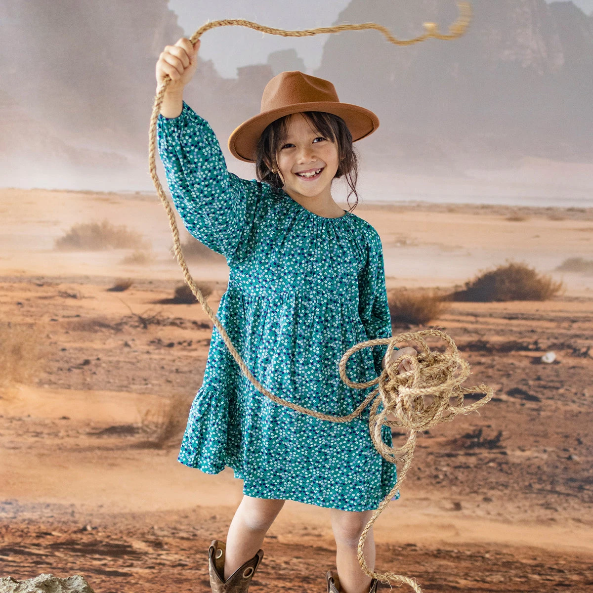 Robe Turquoise à Motif Floral, Enfant 3 Robe Turquoise à Motif Floral, Enfant – Image 3