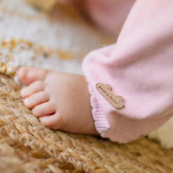 Une Pièce Rose En Tricot Avec Motifs, Naissance -Souris Mini Boutique 18 histoire