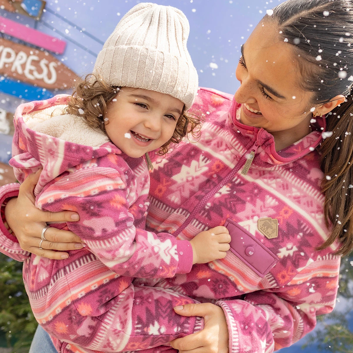 Une-pièce Rose En Polar Avec Motifs, Bébé 2 Une-pièce Rose En Polar Avec Motifs, Bébé – Image 2