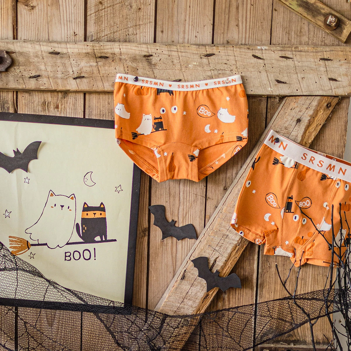Culotte Garçonne Orange à Motifs D’Halloween, Enfant 4 Culotte Garçonne Orange à Motifs D’Halloween, Enfant – Image 4