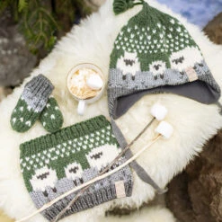 Tuque Verte En Tricot Avec Moutons, Bébé 8 Tuque Verte En Tricot Avec Moutons, Bébé -Souris Mini Boutique 3 accessoire