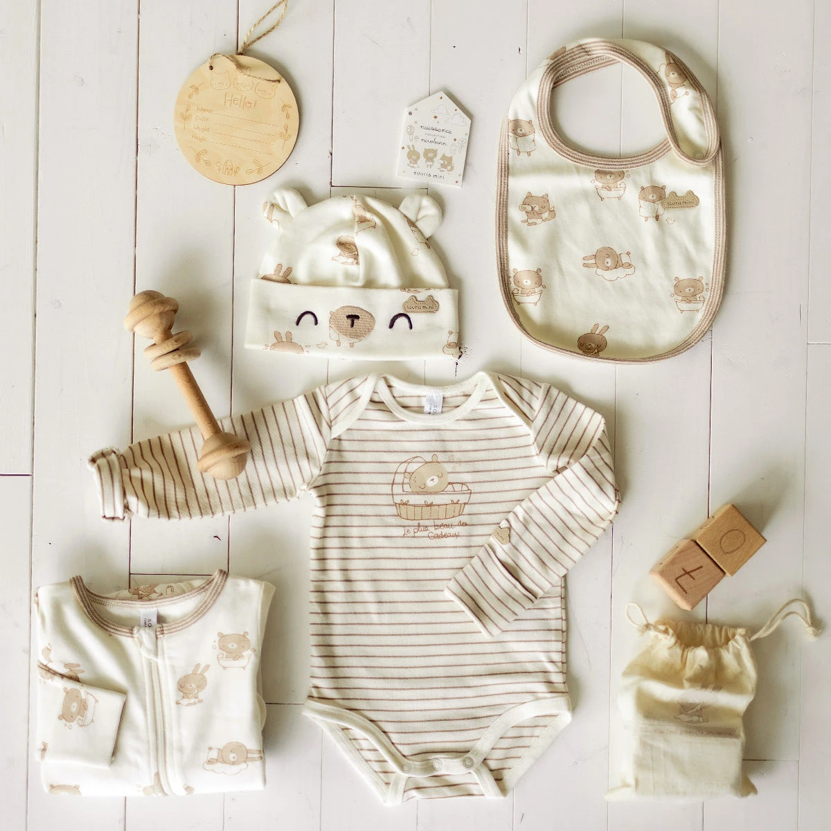 Coffret Cadeau Crème Et Beige « Le Classique » (8 Pièces), Naissance 3 Coffret Cadeau Crème Et Beige « Le Classique » (8 Pièces), Naissance – Image 3
