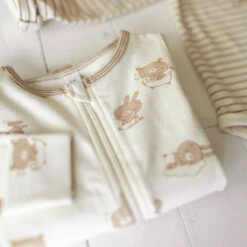 Coffret Cadeau Crème Et Beige « Le Classique » (8 Pièces), Naissance 27 Coffret Cadeau Crème Et Beige « Le Classique » (8 Pièces), Naissance -Souris Mini Boutique 781804659 6classique creme