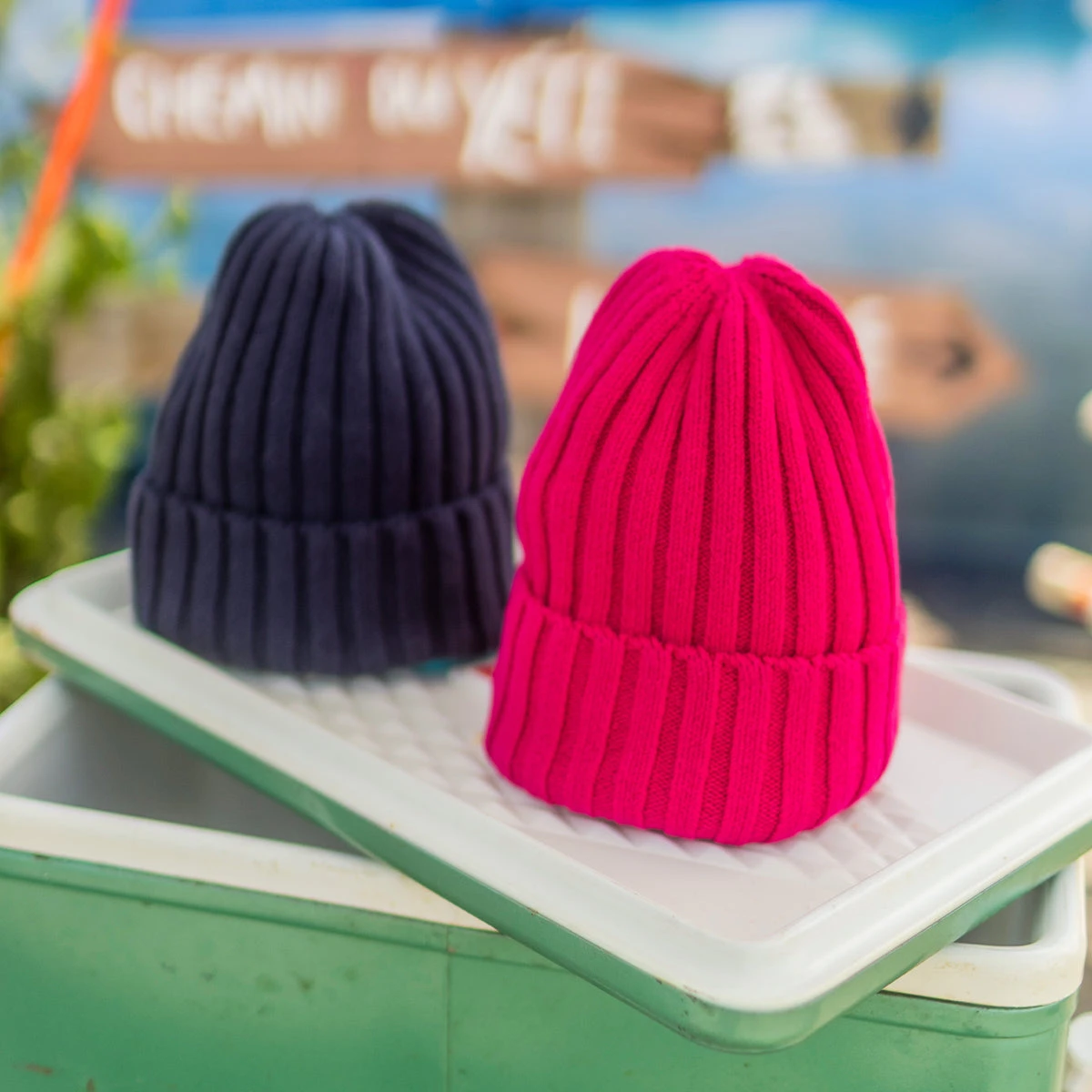 Tuque Rose Framboise En Tricot, Enfant 4 Tuque Rose Framboise En Tricot, Enfant – Image 4