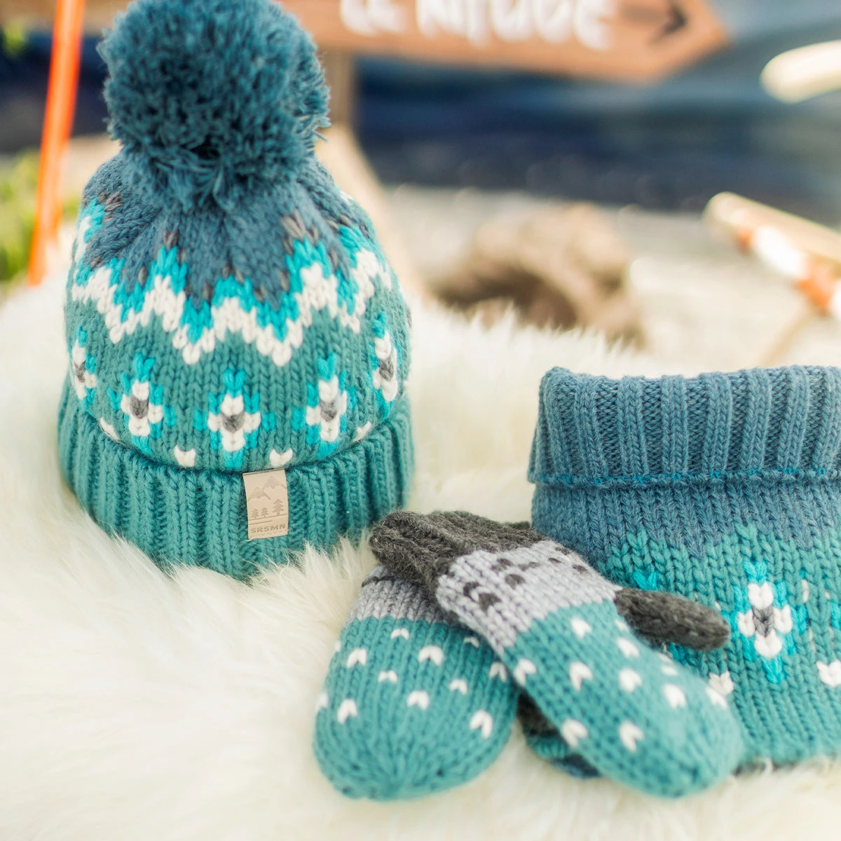 Tuque Turquoise En Tricot Avec Motifs, Enfant 4 Tuque Turquoise En Tricot Avec Motifs, Enfant – Image 4