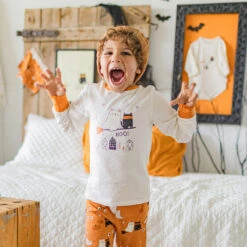 Pyjama Deux Pièces Crème Et Orange à Motifs D’Halloween, Enfant 14 Pyjama Deux Pièces Crème Et Orange à Motifs D’Halloween, Enfant -Souris Mini Boutique 8 halloween 1
