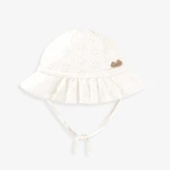 Chapeau Blanc En Broderie Anglaise, Bébé