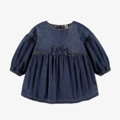 Robe Bleue En Denim, Naissance