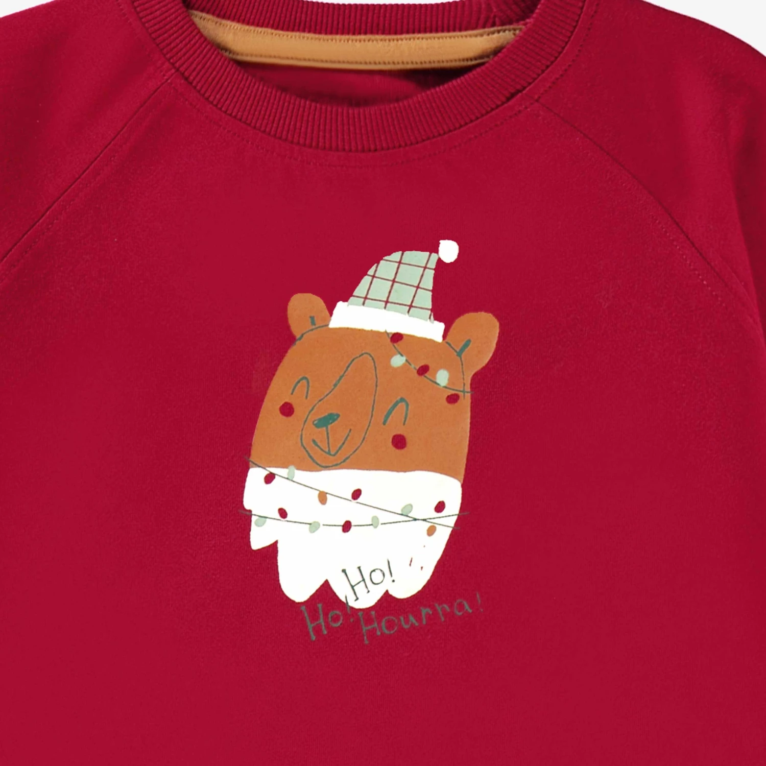 T-shirt Rouge Avec Illustration Des Fêtes, Enfant 4 T-shirt Rouge Avec Illustration Des Fêtes, Enfant – Image 4