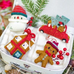 Ornement Des Fêtes En Feutre – Père Noël -Souris Mini Boutique ensemble decorations noel feutre souris mini jpg 1