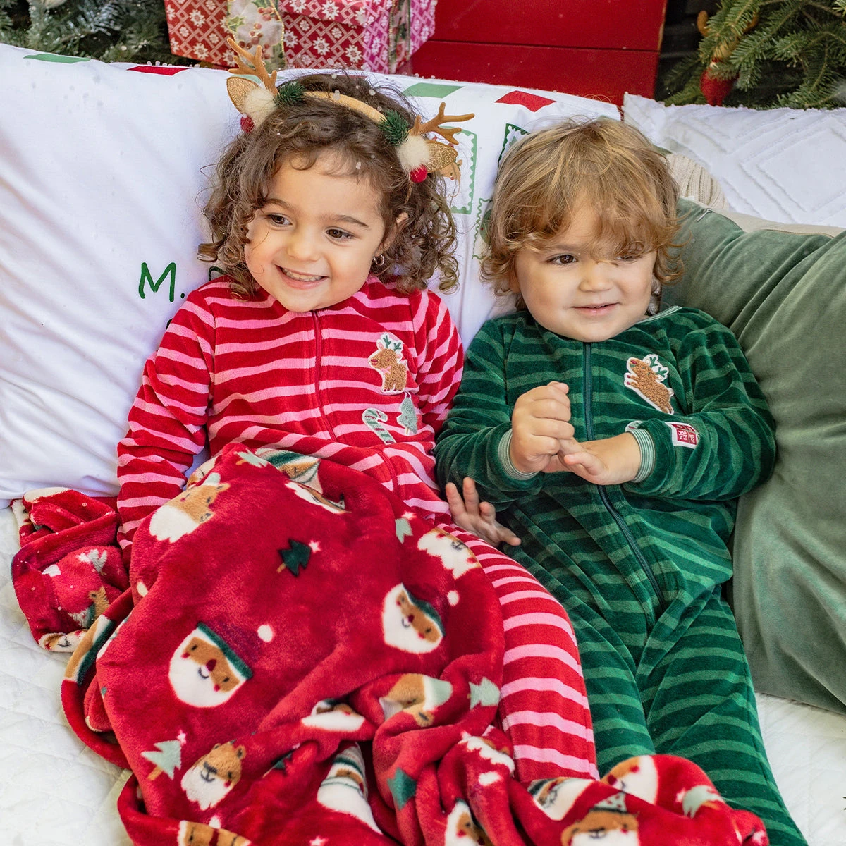 Pyjama Une Pièce En Velours Vert à Rayures, Bébé 3 Pyjama Une Pièce En Velours Vert à Rayures, Bébé – Image 3