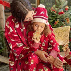 Pyjama Deux Pièces Rouge à Motifs Festifs, Bébé -Souris Mini Boutique pyjamas noel rouges maman enfant biscuits pain epice sapin jpg