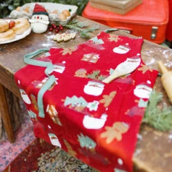 Tablier Rouge à Motifs Des Fêtes, Enfant -Souris Mini Boutique tablier noel rouge motifs festifs cuisine famille souris mini jpg